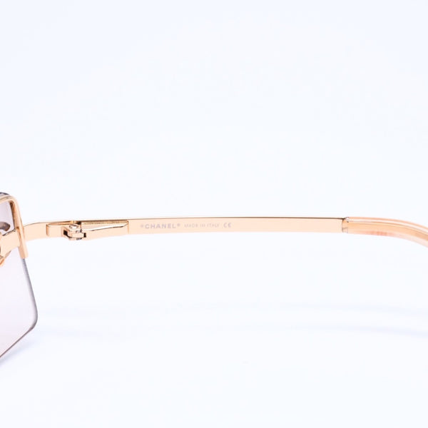 極美品 CHANEL シャネル ハーフリム サングラス アイウェア 4104-B c.125/8Z サイズ62□15 120 ココマーク ラインストーン 中古 4a005431