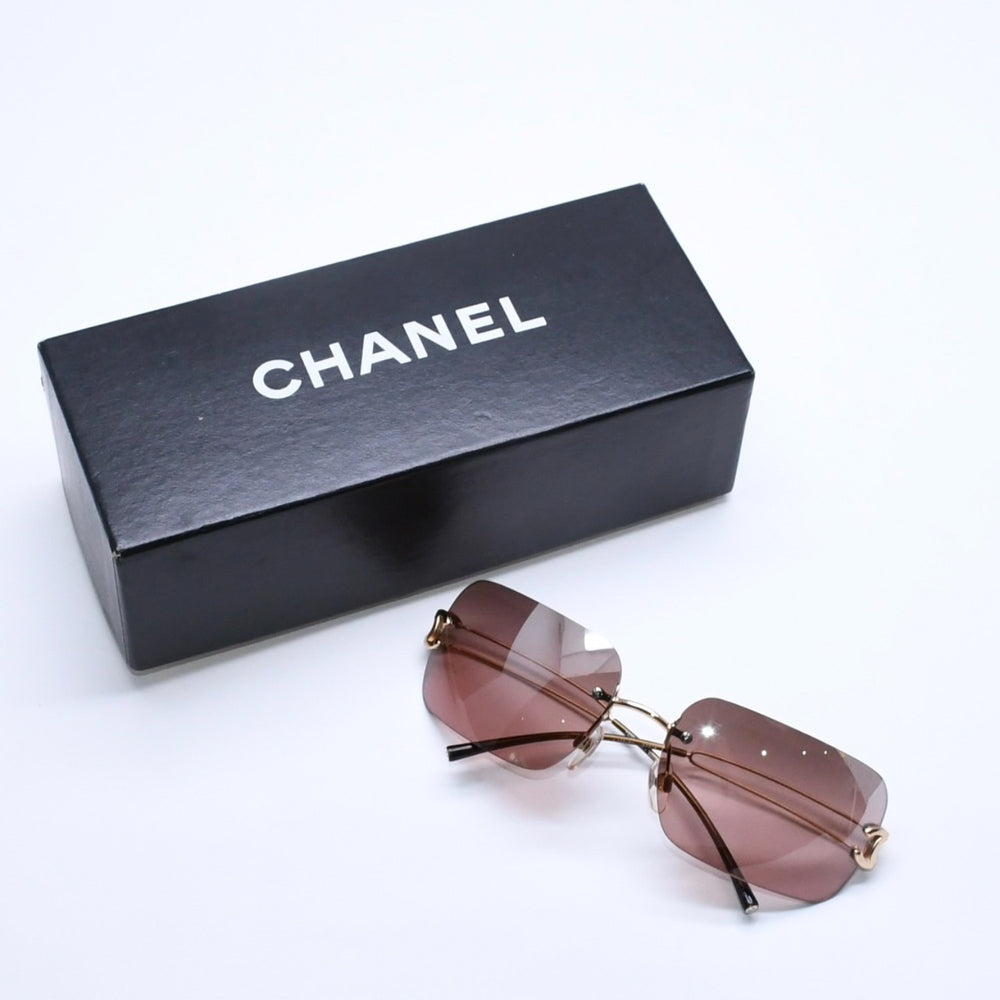 極美品 CHANEL シャネル リムレス サングラス アイウェア 4068 c.125/6U サイズ62□16 120 ココマーク ブラウン ゴールド 中古 4a005432