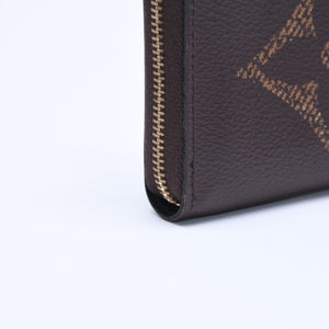 Very Good Condition LOUIS VUITTON M69354 Zippy Coin Purse Monogram Giant Coin Case Coin Purse Brown Used 4a005325
