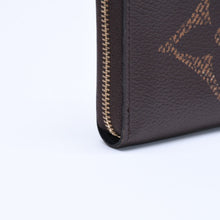 Load image into Gallery viewer, 極美品 LOUIS VUITTON ルイヴィトン M69354 ジッピーコインパース モノグラム・ジャイアント コインケース 小銭入れ ブラウン 中古 4a005325