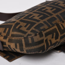 Load image into Gallery viewer, FENDI フェンディ マンマバケット ワンショルダーバッグ 26424 キャンバス レザー ブラウン ズッカ柄 シルバー金具 美品 中古 4a005355