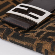 Load image into Gallery viewer, FENDI フェンディ マンマバケット ワンショルダーバッグ 26424 キャンバス レザー ブラウン ズッカ柄 シルバー金具 美品 中古 4a005355