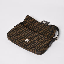 Load image into Gallery viewer, FENDI フェンディ マンマバケット ワンショルダーバッグ 26424 キャンバス レザー ブラウン ズッカ柄 シルバー金具 美品 中古 4a005355