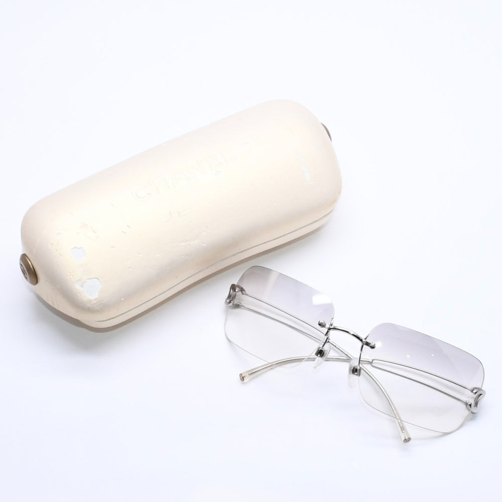 CHANEL rimless sunglasses with side Coco logo, light gray gradient, silver frame, size 62◻16 Excellent condition, used item 4a005420
