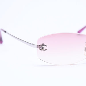 CHANEL シャネル リムレス サングラス サイドココマーク ピンク グラデーション メタル 54◻︎19 シルバー ピンク 美品 中古 4a005426