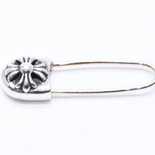 画像をギャラリービューアに読み込む, CHROME HEARTS クロムハーツ SAFETY PIN CH PLUS SM ER CHプラス セーフティーピン スモール ピアス 重量約2.04g シルバー925 美品 中古 4a005721