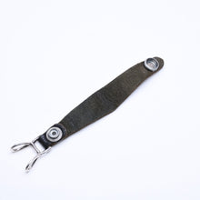 画像をギャラリービューアに読み込む, CHROME HEARTS クロムハーツ W BELT LOOP CROSS BUTTON Wベルトループ クロスボタン キーリング レザー 美品 中古 4a005769