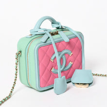 画像をギャラリービューアに読み込む, 新品同様 CHANEL シャネル CCフィリグリー バニティバッグ 26番台 ココマーク キャビアスキン ピンク ミントグリーン ピンク 中古 4a005678
