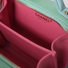 画像をギャラリービューアに読み込む, 新品同様 CHANEL シャネル CCフィリグリー バニティバッグ 26番台 ココマーク キャビアスキン ピンク ミントグリーン ピンク 中古 4a005678