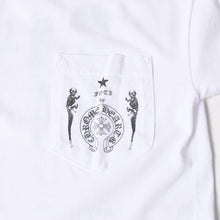 画像をギャラリービューアに読み込む, 新品同様 CHROME HEARTS クロムハーツ × FOTI フォティ JARVIS ジャービス 半袖Tシャツ サイズS マルチプリント ホワイト ブラック 中古 4a005692