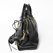 Load image into Gallery viewer, 極美品 BALENCIAGA バレンシアガ クラシック メタリック エッジ シティ 2WAY ショルダーバッグ 390154 ブラック ゴールド金具 中古 4a005479