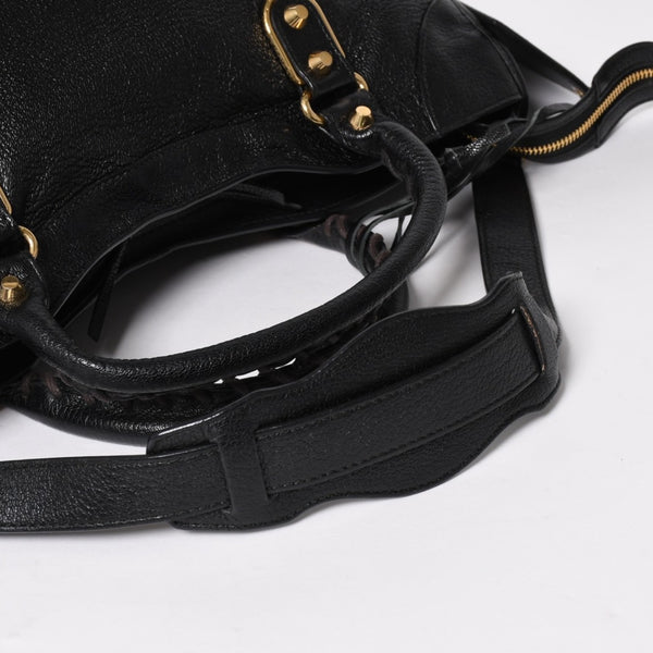 極美品 BALENCIAGA バレンシアガ クラシック メタリック エッジ シティ 2WAY ショルダーバッグ 390154 ブラック ゴールド金具 中古 4a005479