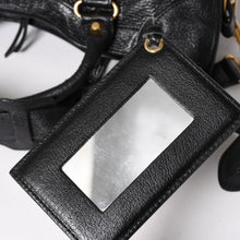 Load image into Gallery viewer, 極美品 BALENCIAGA バレンシアガ クラシック メタリック エッジ シティ 2WAY ショルダーバッグ 390154 ブラック ゴールド金具 中古 4a005479