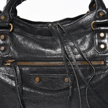 Load image into Gallery viewer, BALENCIAGA バレンシアガ 115748 ザ・シティ 黒 ブラック レザー ブロンズ金具 2WAY ハンドバッグ ショルダーバッグ 美品 中古 4a005416
