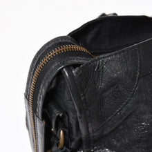 Load image into Gallery viewer, BALENCIAGA バレンシアガ 115748 ザ・シティ 黒 ブラック レザー ブロンズ金具 2WAY ハンドバッグ ショルダーバッグ 美品 中古 4a005416