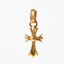 Load image into Gallery viewer, 極美品 CHROME HEARTS クロムハーツ ベイビーファット 22K クロスチャーム 3.1g フルパヴェ ペンダントトップ ゴールド 中古 4a005573