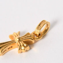 Load image into Gallery viewer, 極美品 CHROME HEARTS クロムハーツ ベイビーファット 22K クロスチャーム 3.1g フルパヴェ ペンダントトップ ゴールド 中古 4a005573