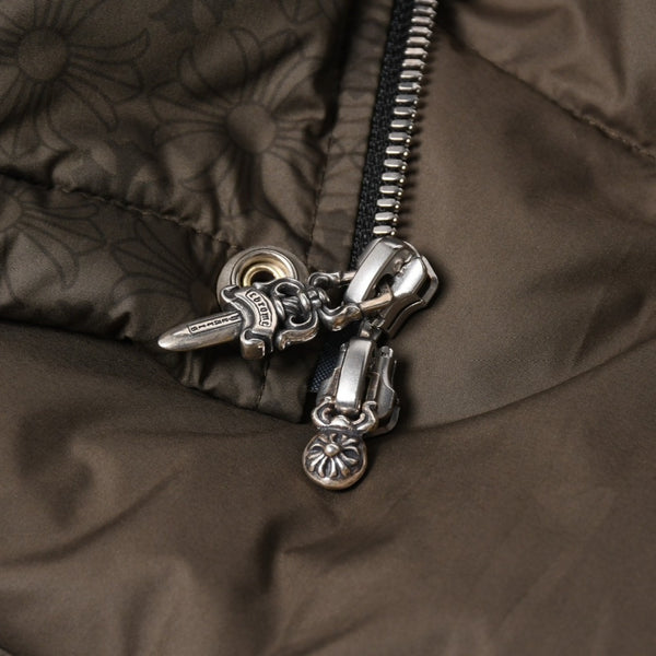 新品未使用 CHROME HEARTS クロムハーツ CH PLUS STIFF DOWN VEST CHプラス スティッフ ダウンベスト サイズM カーキ 総柄 中古 4a005510