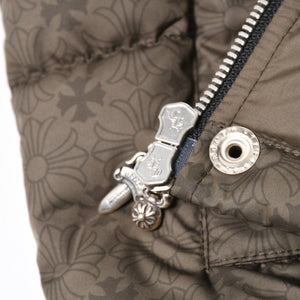 新品未使用 CHROME HEARTS クロムハーツ CH PLUS STIFF DOWN VEST CHプラス スティッフ ダウンベスト サイズM カーキ 総柄 中古 4a005510