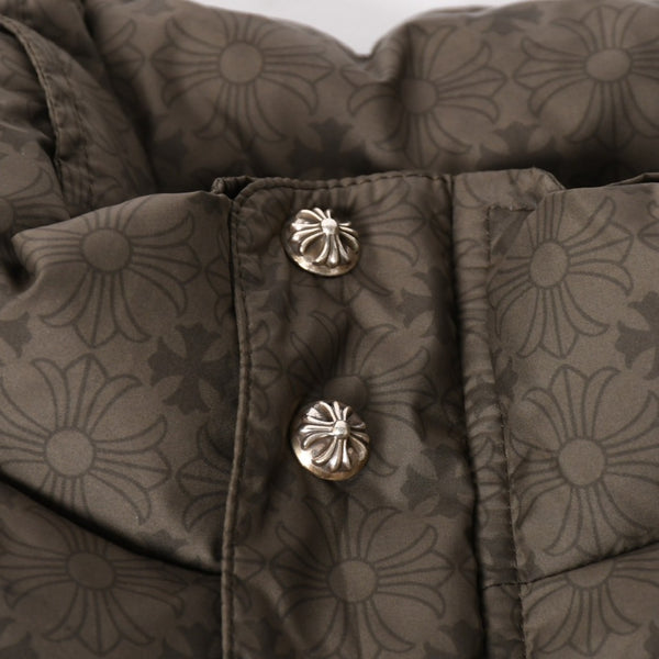 新品未使用 CHROME HEARTS クロムハーツ CH PLUS STIFF DOWN VEST CHプラス スティッフ ダウンベスト サイズM カーキ 総柄 中古 4a005510
