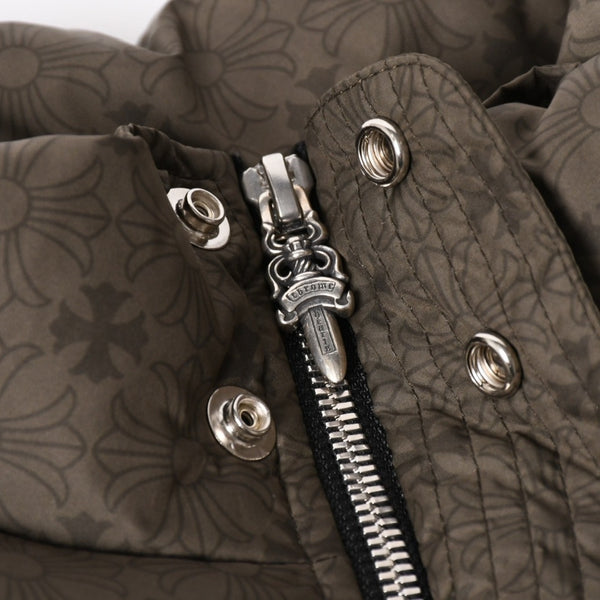 新品未使用 CHROME HEARTS クロムハーツ CH PLUS STIFF DOWN VEST CHプラス スティッフ ダウンベスト サイズM カーキ 総柄 中古 4a005510
