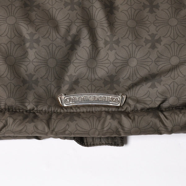 新品未使用 CHROME HEARTS クロムハーツ CH PLUS STIFF DOWN VEST CHプラス スティッフ ダウンベスト サイズM カーキ 総柄 中古 4a005510