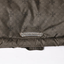 Load image into Gallery viewer, 新品未使用 CHROME HEARTS クロムハーツ CH PLUS STIFF DOWN VEST CHプラス スティッフ ダウンベスト サイズM カーキ 総柄 中古 4a005510