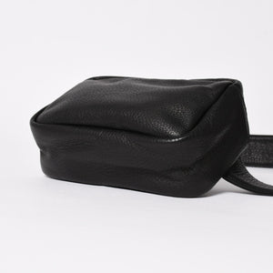 新品未使用 CHROME HEARTS クロムハーツ ボディバッグ ウエストバッグ ダガー ローラーベルト レザー ブラック シルバー925 中古 4a005507