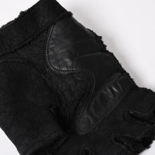 Load image into Gallery viewer, CHROME HEARTS クロムハーツ シアリング フィンガーレス バックルグローブ サイズ8.5 195/215 ガンスリンガー ラムレザー ブラックレザー 美品 中古 4a005530