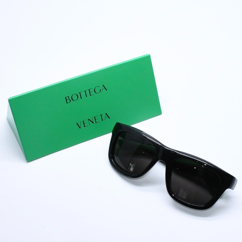 極美品 BOTTEGA VENETA ボッテガヴェネタ サングラス BV1233S JAPAN製 アセテート ラバー ブラック グリーン サイズ53◻︎19-135 中古 4a005546