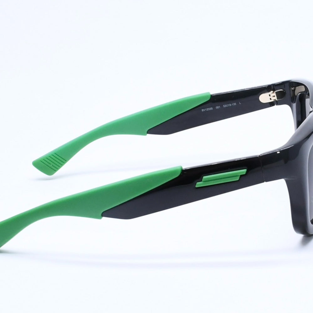 Mint condition BOTTEGA VENETA sunglasses BV1233S, made in Japan, acetate and rubber, black and green, size 53.◻19-135 Used 4a005546