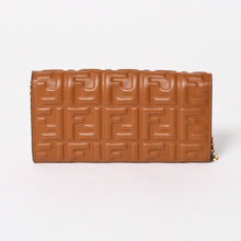 Load image into Gallery viewer, FENDI フェンディ 長財布 コンチネンタル財布 エンボス FFロゴ ブラウン ナッパレザー ゴールド金具 8M0365 美品 中古 4a005370