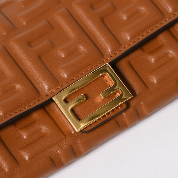 FENDI フェンディ 長財布 コンチネンタル財布 エンボス FFロゴ ブラウン ナッパレザー ゴールド金具 8M0365 美品 中古 4a005370