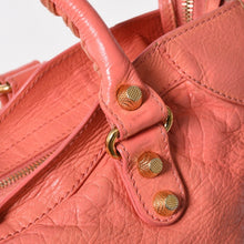 将图片加载到图库查看器，極美品 BALENCIAGA バレンシアガ ザ ジャイアントシティ レザー 2WAY ハンドバッグ ショルダーバッグ ピンク ゴールド金具 281770 中古 4a005561