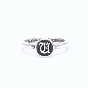 Very good condition CHROME HEARTS BUBBLEGUM RING INITIAL U Bubble gum ring initial U Weight approx. 1.82g Size 4 Used 4a005575
