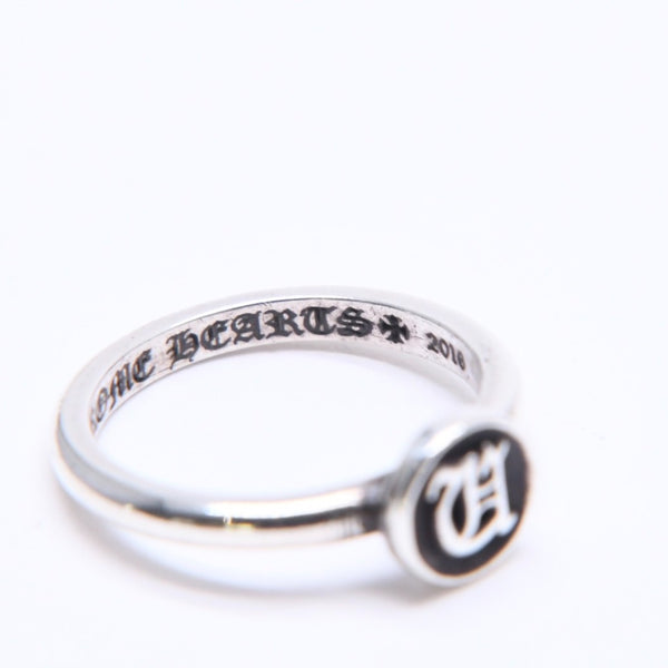 Very good condition CHROME HEARTS BUBBLEGUM RING INITIAL U Bubble gum ring initial U Weight approx. 1.82g Size 4 Used 4a005575