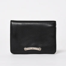 Load image into Gallery viewer, 極美品 CHROME HEARTS クロムハーツ WALLET JOEY ジョーイウォレット 二つ折り財布 ダガージップ スクロールラベル ブラック 中古 4a005594