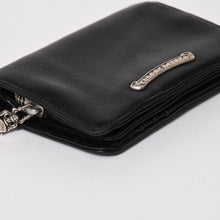 Load image into Gallery viewer, 極美品 CHROME HEARTS クロムハーツ WALLET JOEY ジョーイウォレット 二つ折り財布 ダガージップ スクロールラベル ブラック 中古 4a005594
