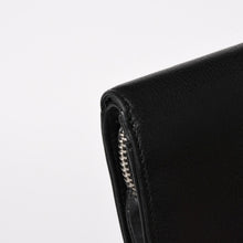 Load image into Gallery viewer, 極美品 CHROME HEARTS クロムハーツ WALLET JOEY ジョーイウォレット 二つ折り財布 ダガージップ スクロールラベル ブラック 中古 4a005594