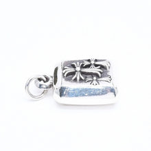Load image into Gallery viewer, 極美品 CHROME HEARTS クロムハーツ CHARM EMRLD CUT 3CRS チャーム エメラルドカット 3クロス ペンダントトップ 重量10.40g 中古 4a005582