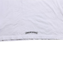 画像をギャラリービューアに読み込む, 極美品 CHROME HEARTS クロムハーツ バーティカルロゴ ポケットTシャツ CHプラス ホースシュー スクロールラベル ホワイト XLサイズ 中古 4a005589