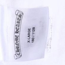 画像をギャラリービューアに読み込む, 極美品 CHROME HEARTS クロムハーツ バーティカルロゴ ポケットTシャツ CHプラス ホースシュー スクロールラベル ホワイト XLサイズ 中古 4a005589