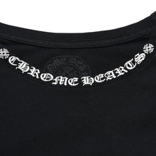 画像をギャラリービューアに読み込む, CHROME HEARTS クロムハーツ ネックロゴ ポケットロングスリーブTシャツ CHプラス ホースシュー スクロールラベル オールドイングリッシュロゴ ブラック Mサイズ 美品 中古 4a005569