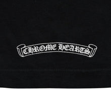 画像をギャラリービューアに読み込む, CHROME HEARTS クロムハーツ ネックロゴ ポケットロングスリーブTシャツ CHプラス ホースシュー スクロールラベル オールドイングリッシュロゴ ブラック Mサイズ 美品 中古 4a005569