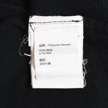画像をギャラリービューアに読み込む, CHROME HEARTS クロムハーツ ネックロゴ ポケットロングスリーブTシャツ CHプラス ホースシュー スクロールラベル オールドイングリッシュロゴ ブラック Mサイズ 美品 中古 4a005569