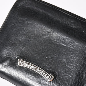 極美品 CHROME HEARTS クロムハーツ クロスパッチ BABY BANK ROBBER 3セメタリー レザー ベイビー ウォレット 財布 CHクロス装飾 中古 4a005609