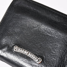 Load image into Gallery viewer, 極美品 CHROME HEARTS クロムハーツ クロスパッチ BABY BANK ROBBER 3セメタリー レザー ベイビー ウォレット 財布 CHクロス装飾 中古 4a005609