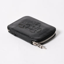 Load image into Gallery viewer, 極美品 CHROME HEARTS クロムハーツ クロスパッチ BABY BANK ROBBER 3セメタリー レザー ベイビー ウォレット 財布 CHクロス装飾 中古 4a005609