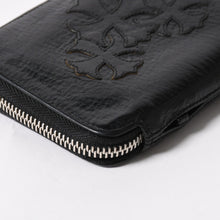 Load image into Gallery viewer, 極美品 CHROME HEARTS クロムハーツ クロスパッチ BABY BANK ROBBER 3セメタリー レザー ベイビー ウォレット 財布 CHクロス装飾 中古 4a005609