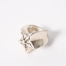 Load image into Gallery viewer, CHROME HEARTS クロムハーツ ラージスターリング SV925 シルバー 13号 アクセサリー リング 44.2g 美品 中古 小物 4a005591